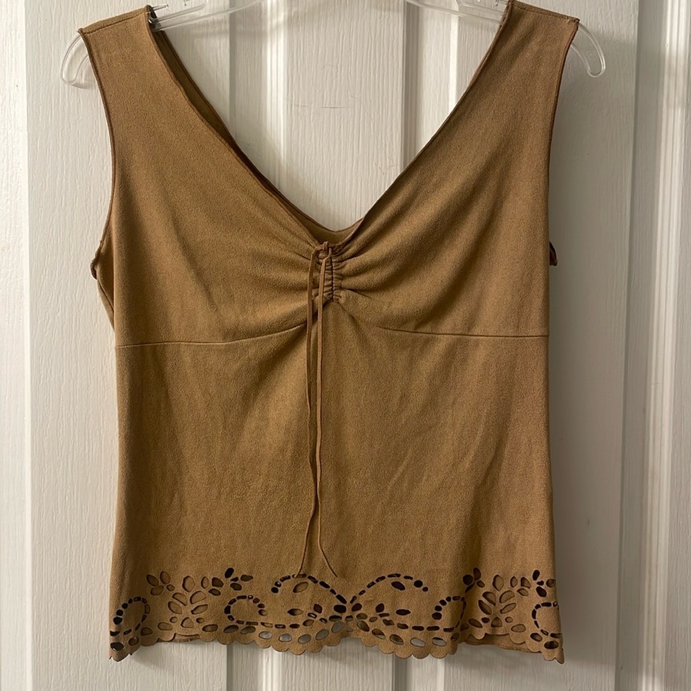 Tan faux suede sleeveless v-neck shirred laser cut tie front  top size small